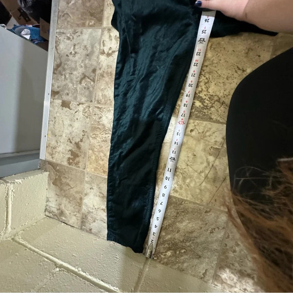 Women’s 7 For All Mankind Holiday Velvet Dark Green  Ankle Skinny Jeans Size: 8 - Picture 15 of 16